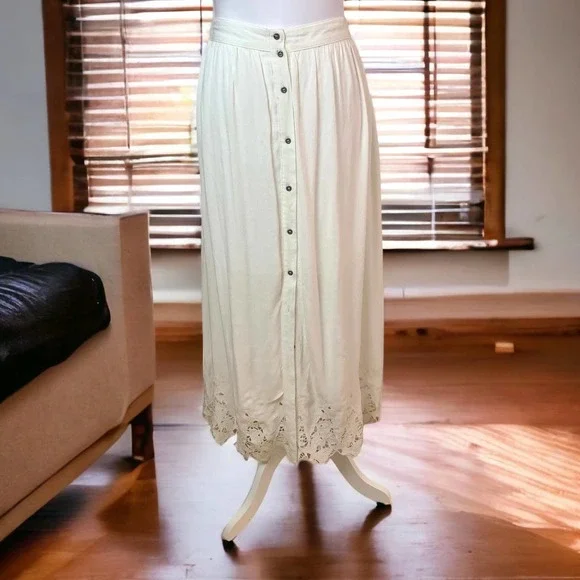 New! ASTR The Label High Waist Button Maxi A-Line Skirt Crochet White Size M - Picture 2 of 11
